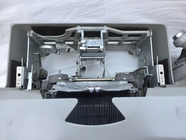Carriage assembly taken off. Carriage assembly taken off.
