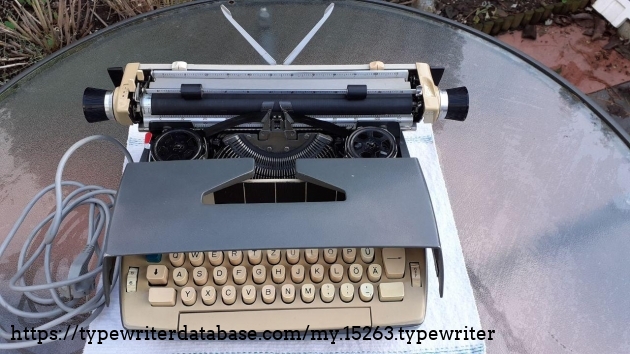 SCM 250 open ribbon cover SCM 250 open ribbon cover