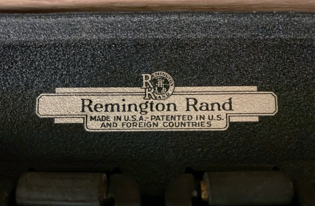 Remington "Envoy" from the logo/decal on the back...