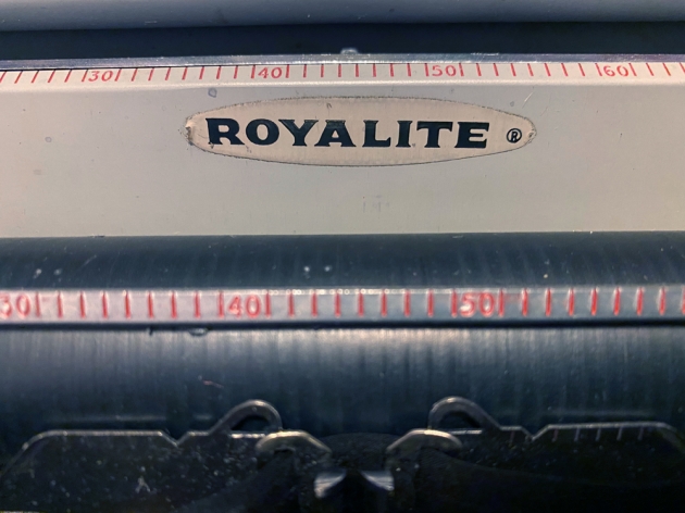 Royal "Royalite" from the model logo on the top... Royal "Royalite" from the model logo on the top...